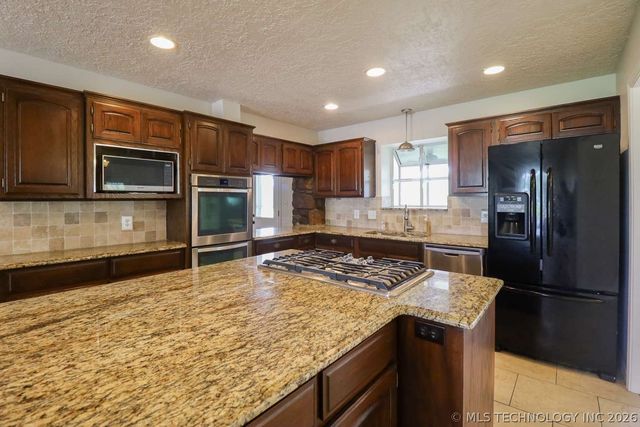 19110 E 97th Street, Broken Arrow, OK 74012