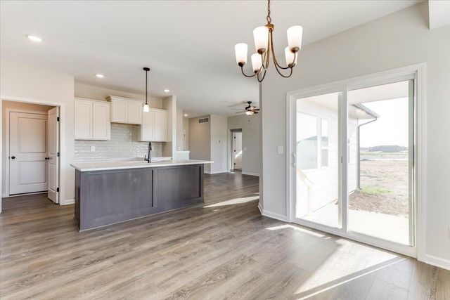 2224 E Arrowhead St, Andover, KS 67002