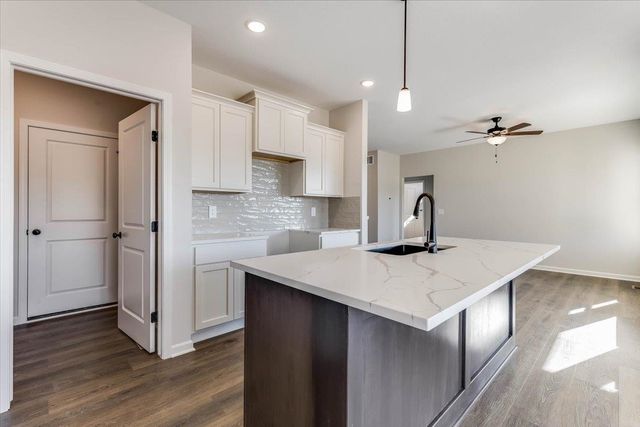 2224 E Arrowhead St, Andover, KS 67002