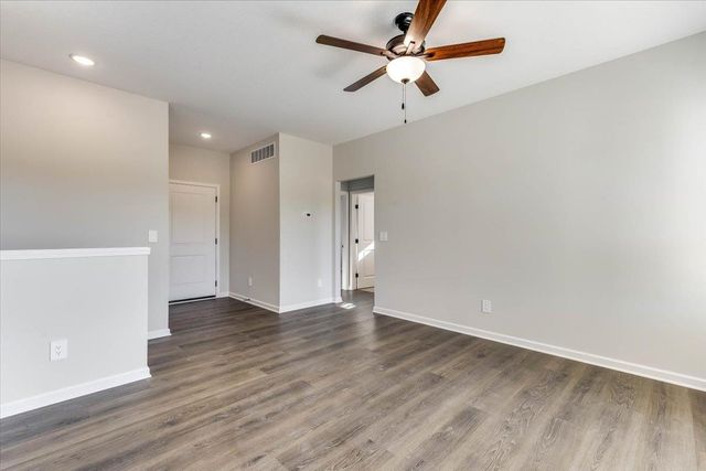 2224 E Arrowhead St, Andover, KS 67002