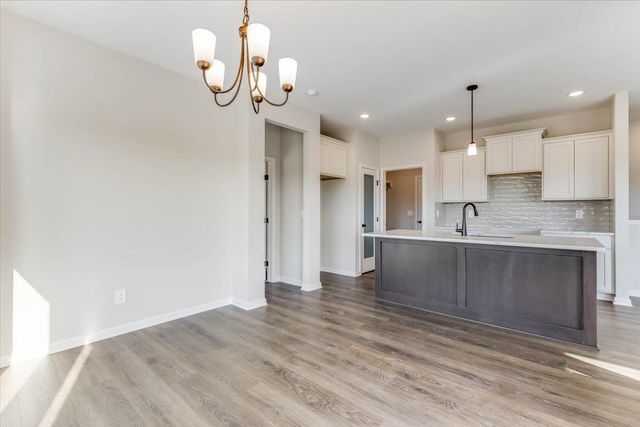 2224 E Arrowhead St, Andover, KS 67002