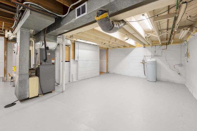 16500 Willow Ridge LANE, Brookfield, WI 53005