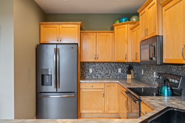 5683 Long Meadow Court, Johnston, IA 50131