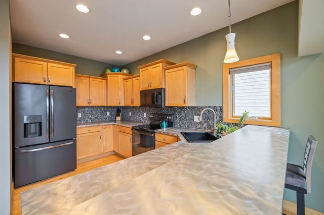 5683 Long Meadow Court, Johnston, IA 50131