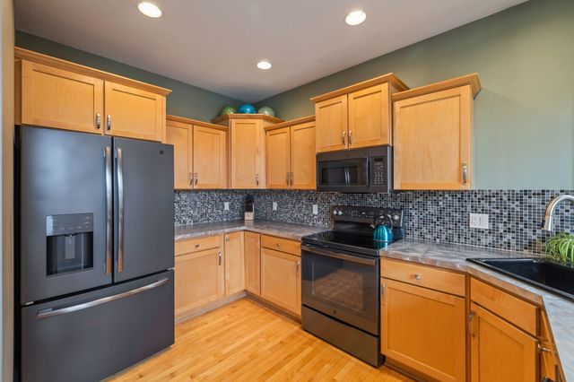 5683 Long Meadow Court, Johnston, IA 50131