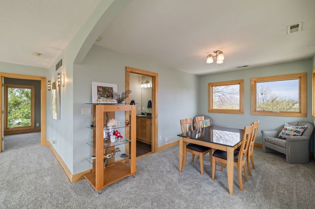 5683 Long Meadow Court, Johnston, IA 50131