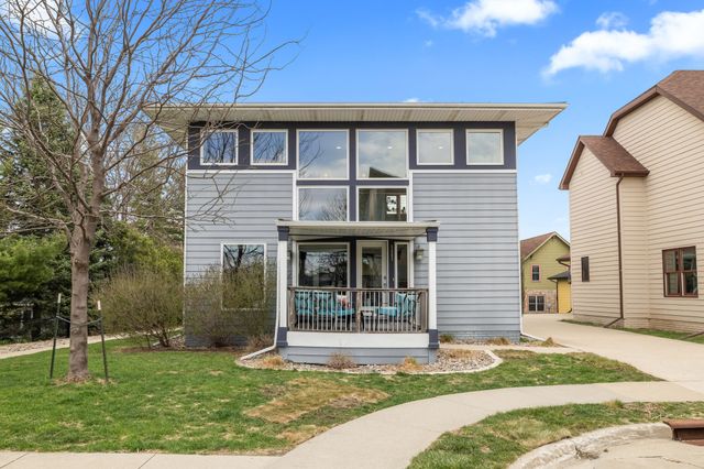 5683 Long Meadow Court, Johnston, IA 50131