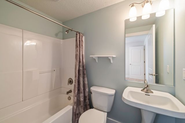 5683 Long Meadow Court, Johnston, IA 50131