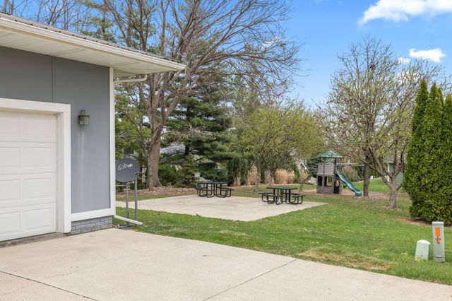 5683 Long Meadow Court, Johnston, IA 50131