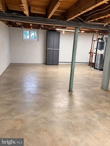 17 OLD NEW RD, Monmouth Junction, NJ 08852