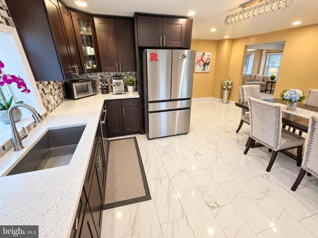 17 OLD NEW RD, Monmouth Junction, NJ 08852