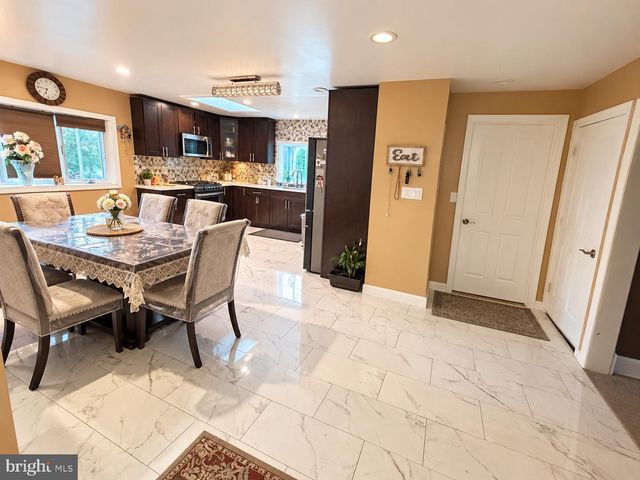 17 OLD NEW RD, Monmouth Junction, NJ 08852