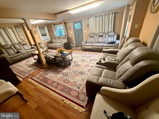17 OLD NEW RD, Monmouth Junction, NJ 08852