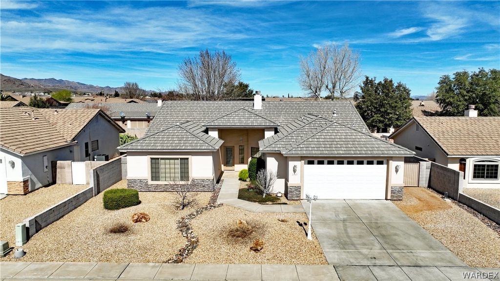 2063 John Wayne Drive, Kingman, AZ 86409