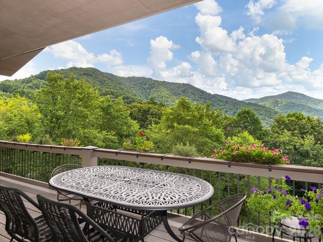 37 Enclave Drive, Waynesville, NC 28786