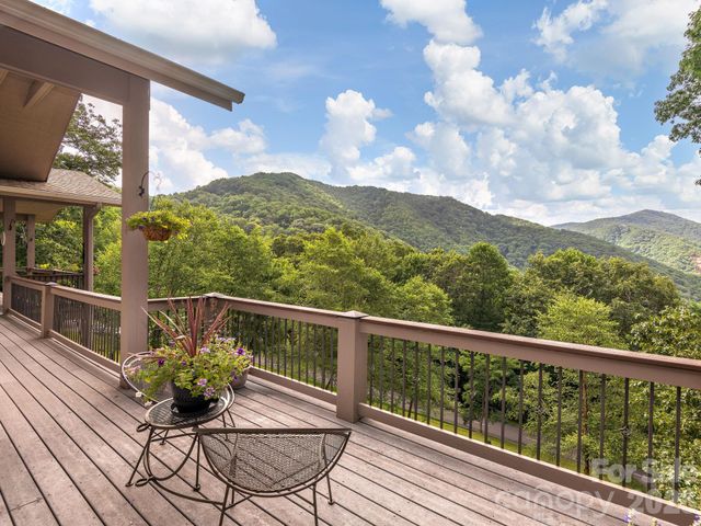 37 Enclave Drive, Waynesville, NC 28786