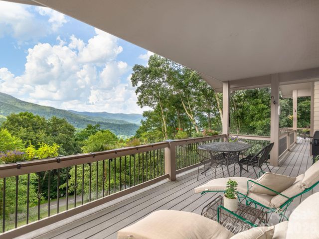 37 Enclave Drive, Waynesville, NC 28786