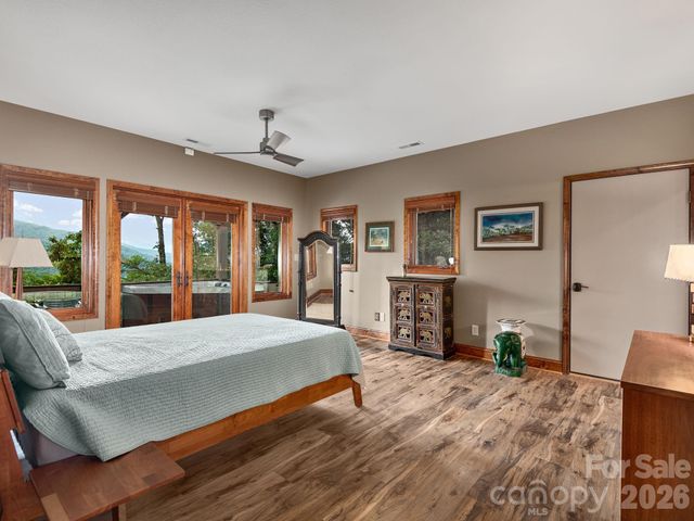 37 Enclave Drive, Waynesville, NC 28786