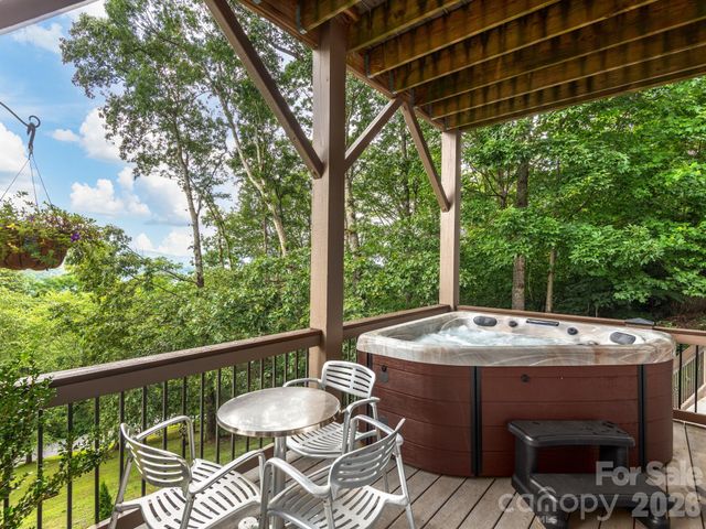 37 Enclave Drive, Waynesville, NC 28786