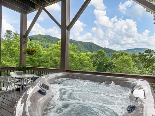 37 Enclave Drive, Waynesville, NC 28786