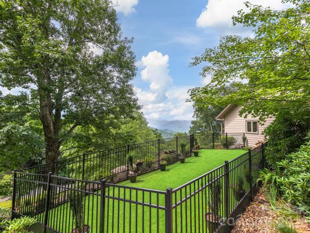 37 Enclave Drive, Waynesville, NC 28786