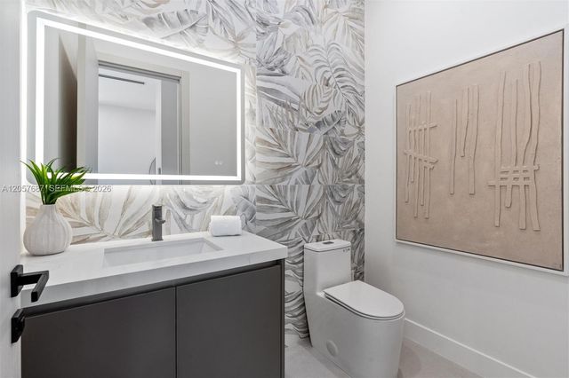 1319 NE 13th Avenue, Fort Lauderdale, FL 33304