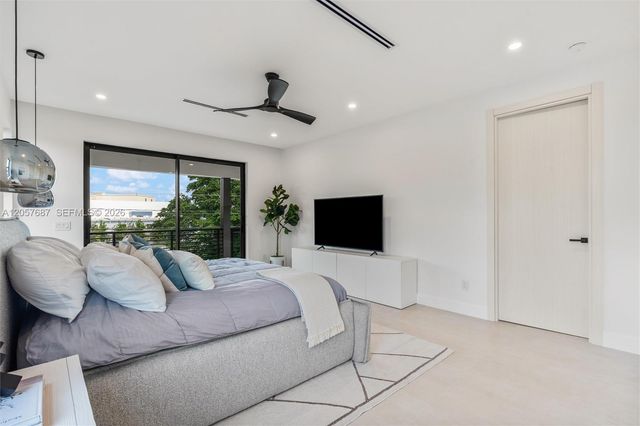 1319 NE 13th Avenue, Fort Lauderdale, FL 33304