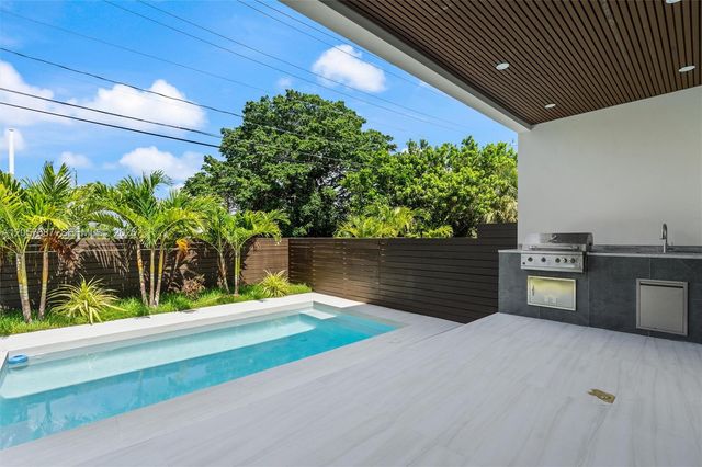 1319 NE 13th Avenue, Fort Lauderdale, FL 33304