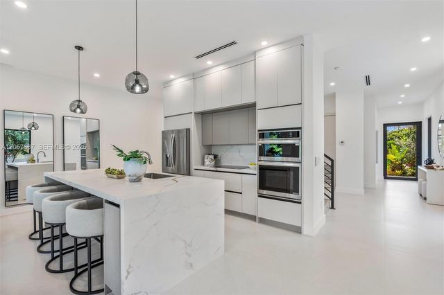 1319 NE 13th Avenue, Fort Lauderdale, FL 33304