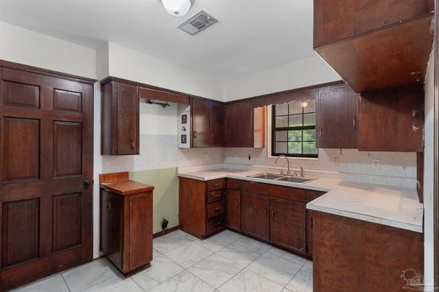 6635 Dallas Ave, Pensacola, FL 32526