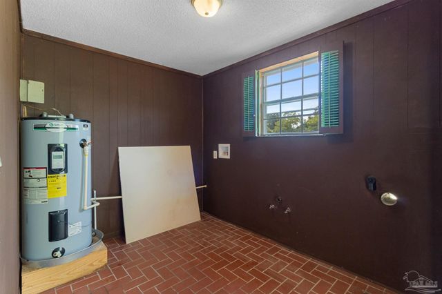 6635 Dallas Ave, Pensacola, FL 32526