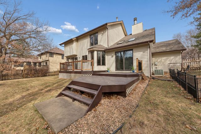 2248 James Street, Eagan, MN 55122