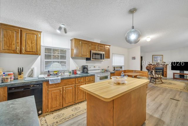 1418 Great Swamp Rd, Ridgeland, SC 29936