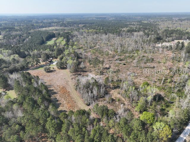 1418 Great Swamp Rd, Ridgeland, SC 29936