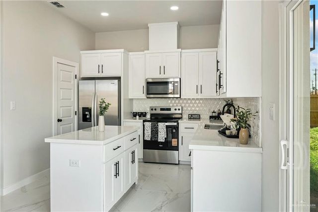 2404 Zinnia Street, Weslaco, TX 78599