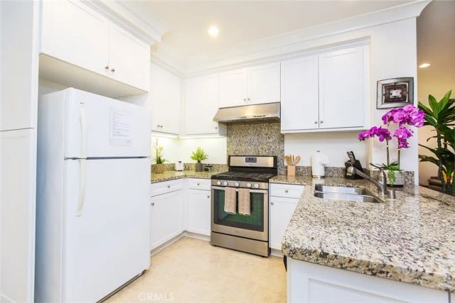 137 kempton, Irvine, CA 92620