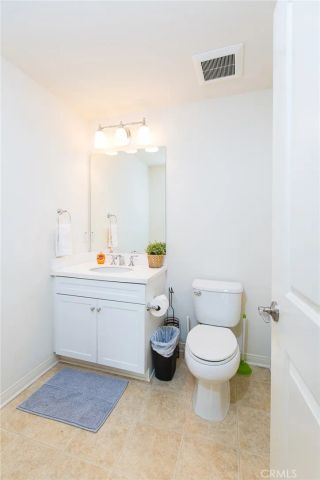 137 kempton, Irvine, CA 92620
