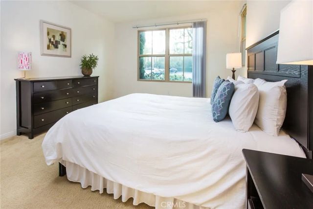 137 kempton, Irvine, CA 92620