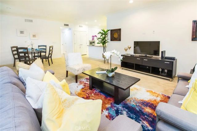 137 kempton, Irvine, CA 92620