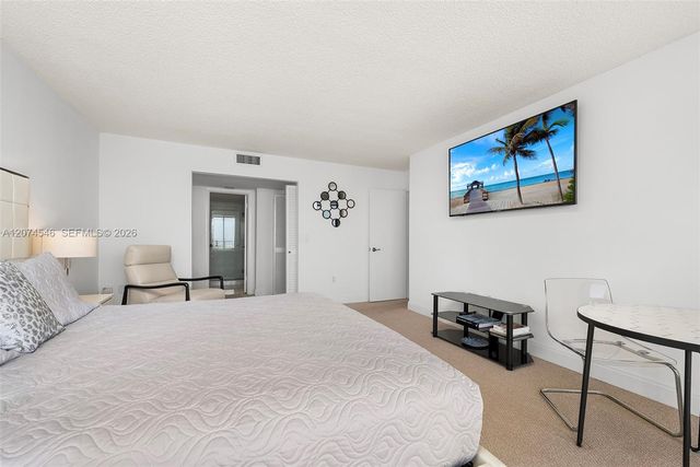 881 Ocean Drive 16F, Key Biscayne, FL 33149