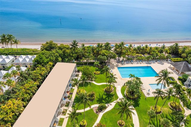 881 Ocean Drive 16F, Key Biscayne, FL 33149