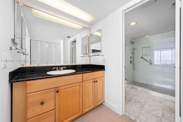 881 Ocean Drive 16F, Key Biscayne, FL 33149