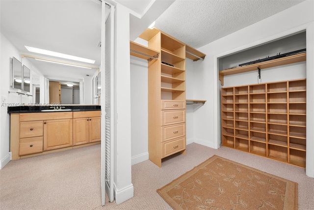 881 Ocean Drive 16F, Key Biscayne, FL 33149