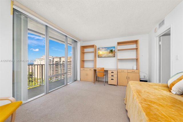 881 Ocean Drive 16F, Key Biscayne, FL 33149