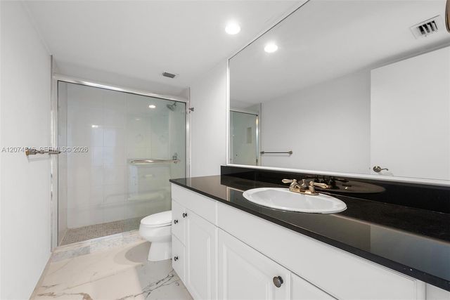 881 Ocean Drive 16F, Key Biscayne, FL 33149