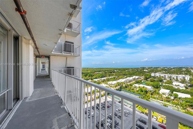 881 Ocean Drive 16F, Key Biscayne, FL 33149
