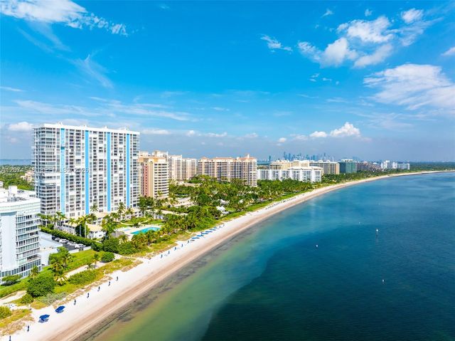 881 Ocean Drive 16F, Key Biscayne, FL 33149