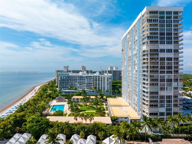 881 Ocean Drive 16F, Key Biscayne, FL 33149