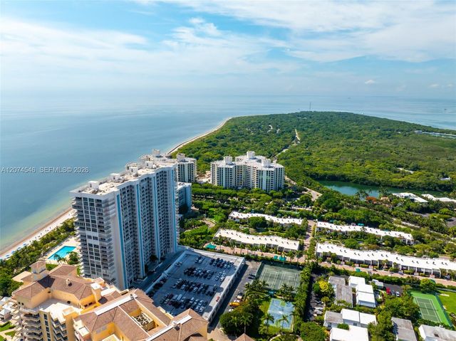 881 Ocean Drive 16F, Key Biscayne, FL 33149