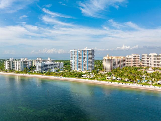 881 Ocean Drive 16F, Key Biscayne, FL 33149